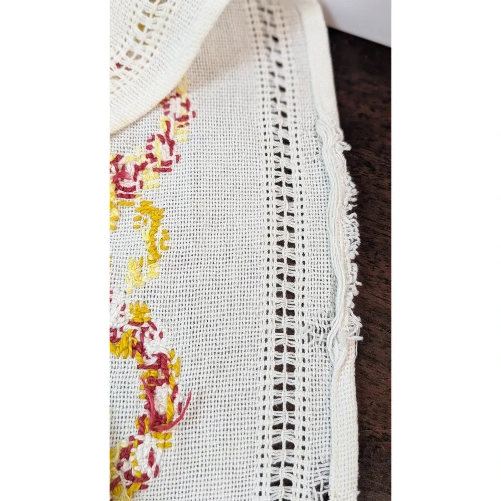 Vintage Linen Crochet Doily Table Runner Lot Cutter Craft Upcycle Embroidery